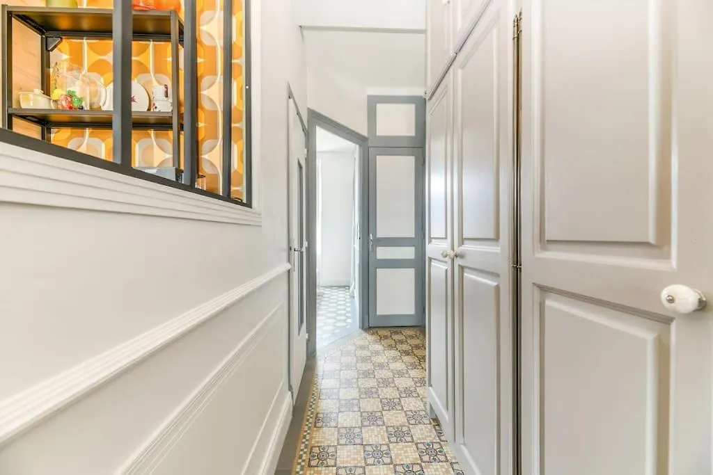Esprit Vintage: Lit Double, Balcon, Wifi, Equipe+ Apartment Grenoble France